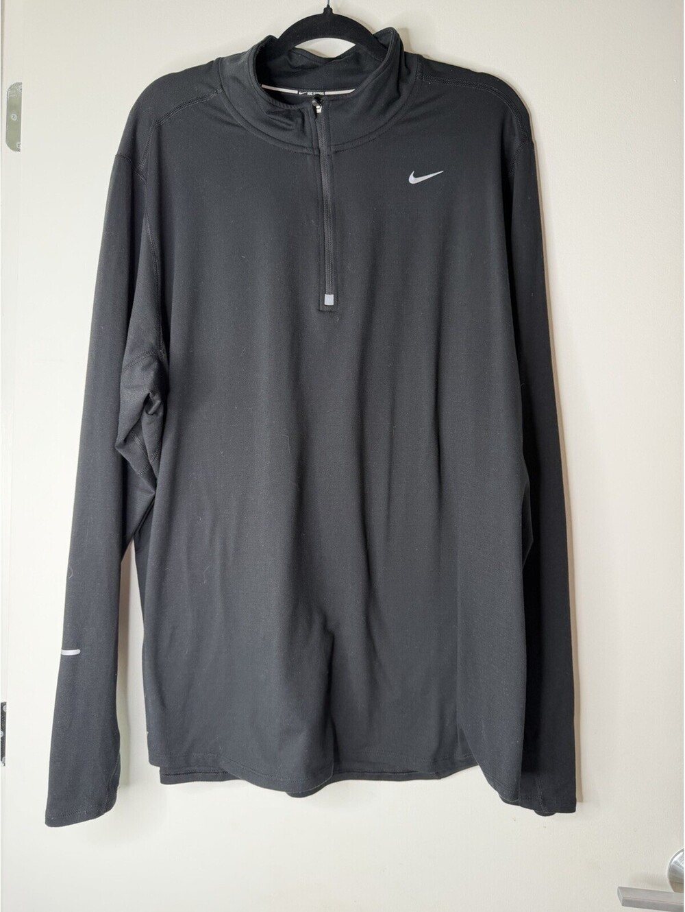 Nike Sweater Mens XL Black Running Dri Fit Element 1/4 Zip 717404-010 Running